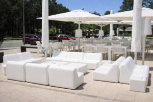 restaurants and leisure areas