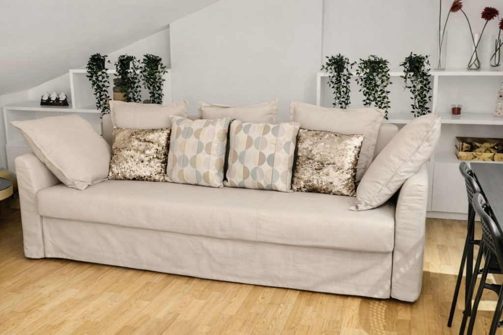 Second sitting area